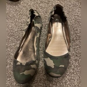 Mossimo Supply Co Green Camouflage Flats